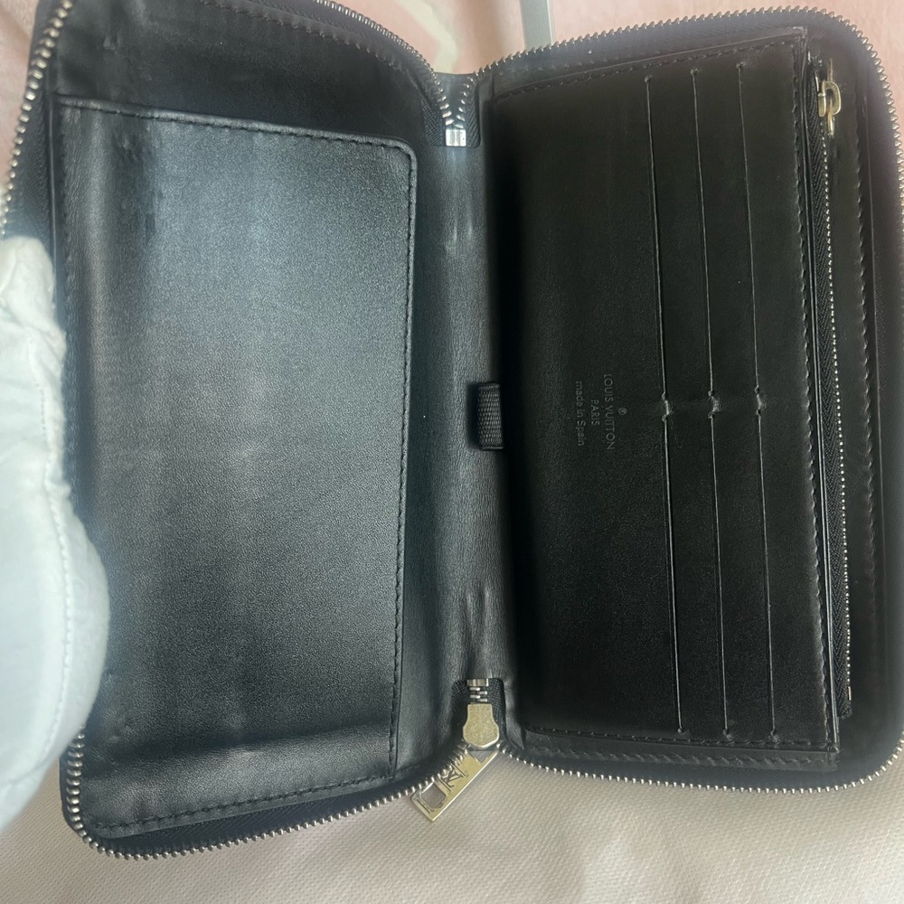 Louis Vuitton Classic Black leather zippy wallet organizer - Picture 9 of 16